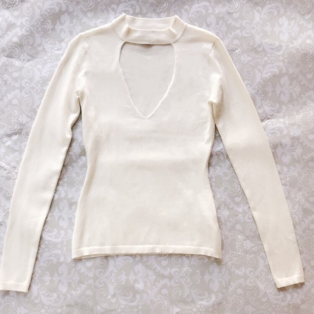 Low cut long sleeve